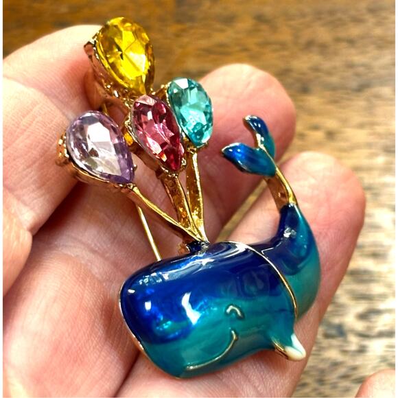 Gold & blue enamel brooch spouting smiling whale pin with colorful rhinestones - Picture 5 of 6